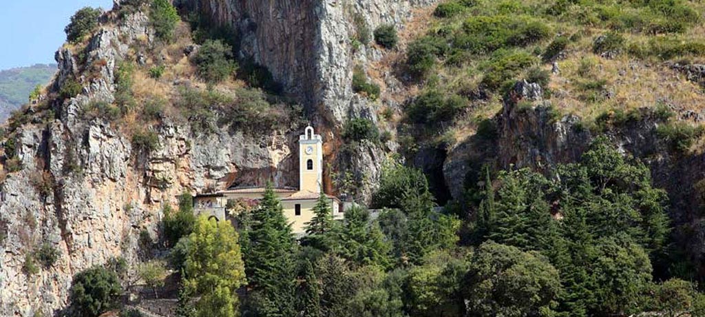 Il Santuario di S. Maria della Grotta